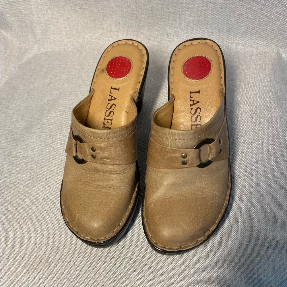 Lessen Womens Leather Comfort Shoes Size 8,5